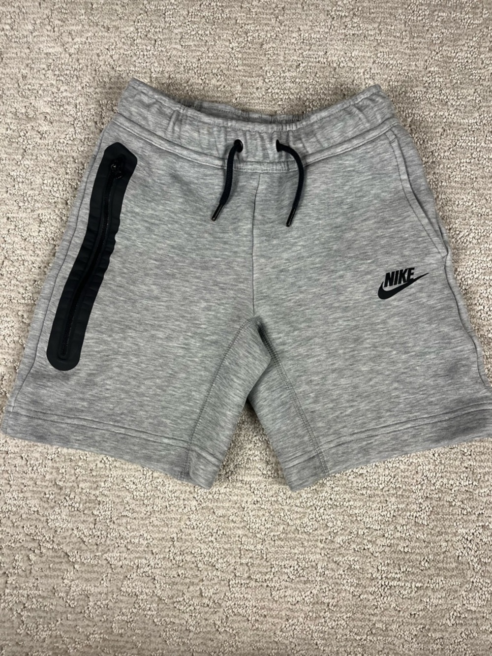 Boys Nike Tech Light Gray Shorts, Basketball, Zip pockets, Size Youth Sm